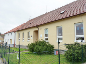 Obec Katov - budovy školy